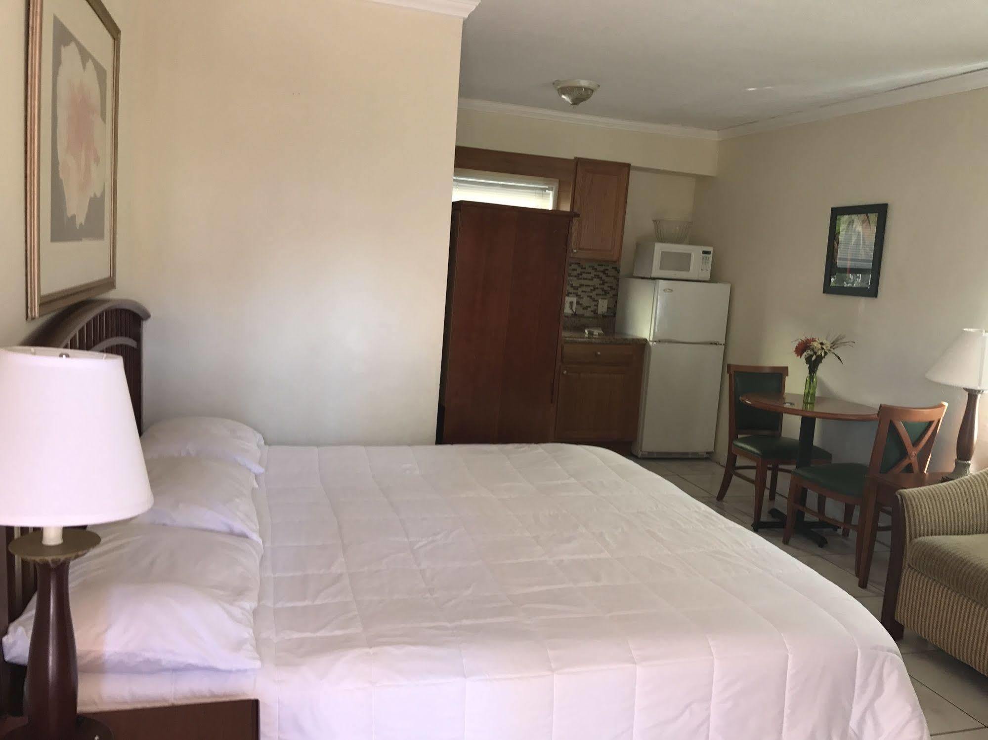 Shores Terrace Pompano Beach Bagian luar foto
