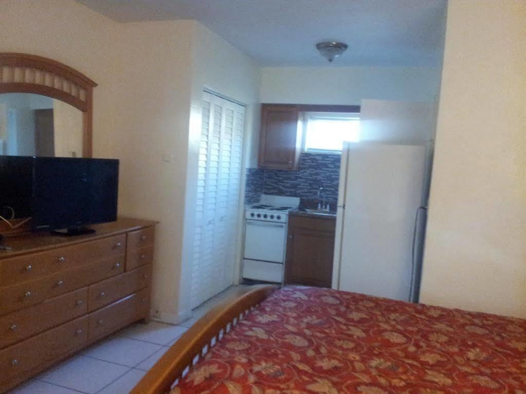 Shores Terrace Pompano Beach Bagian luar foto